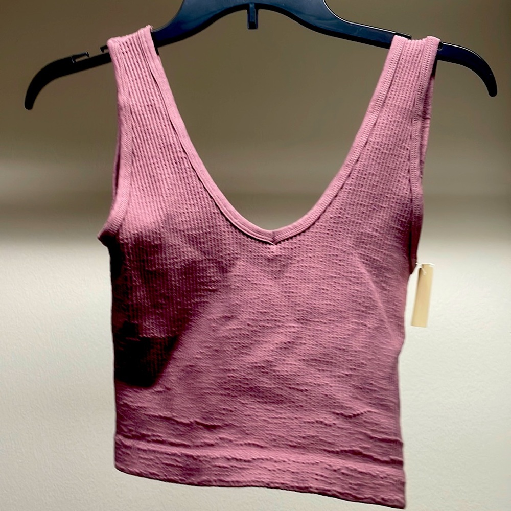 Cropped purple tank top